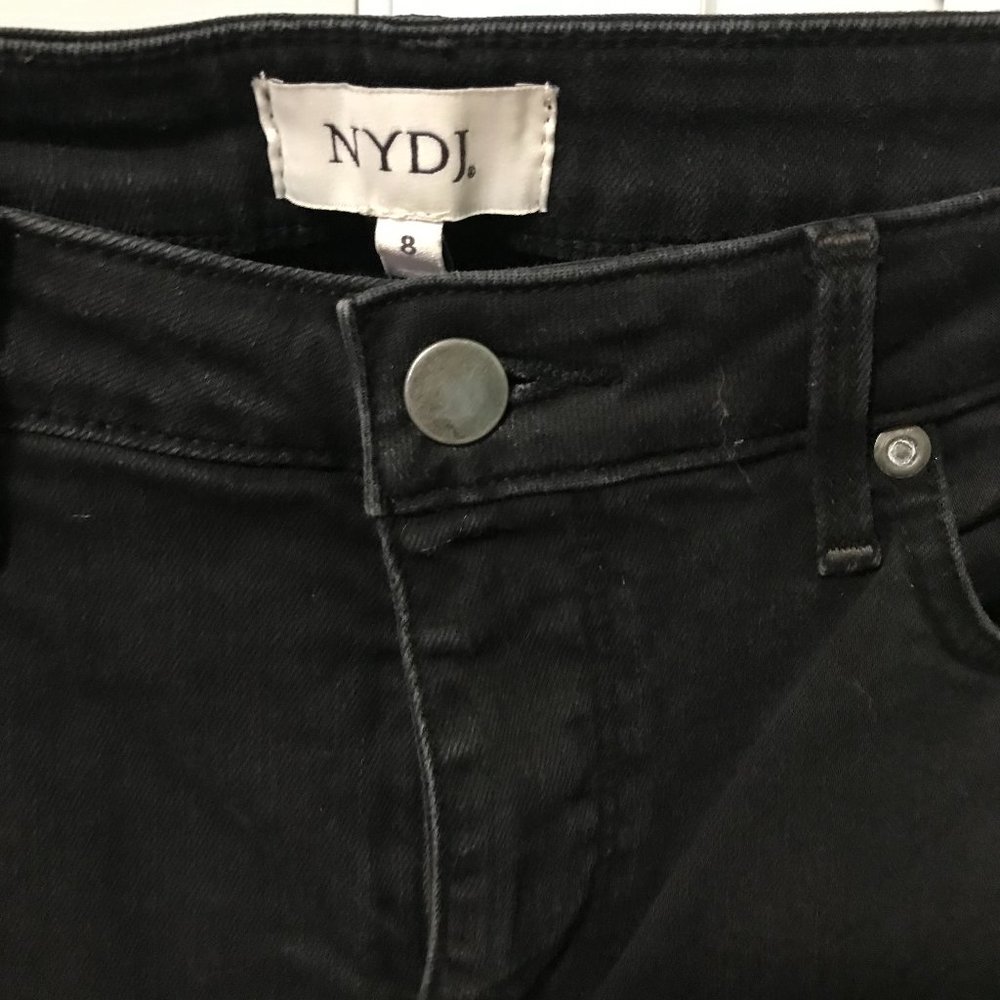 NYDJ JEANS WOMEN SZ 8 EUC  LIFT X TUCK SLIM LEGBLACK COLOR